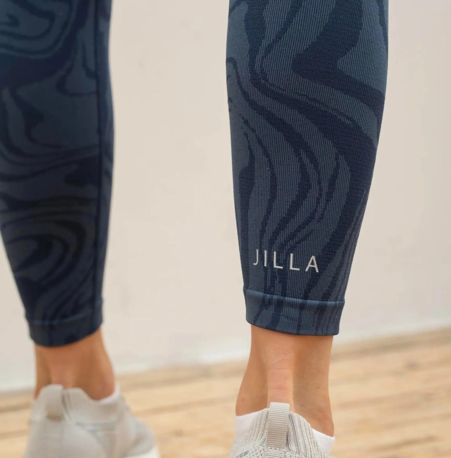 Jilla Active | OCEAN SWIRL LEGGINGS - Full Length Marble Jacquard Leggings Jilla Active