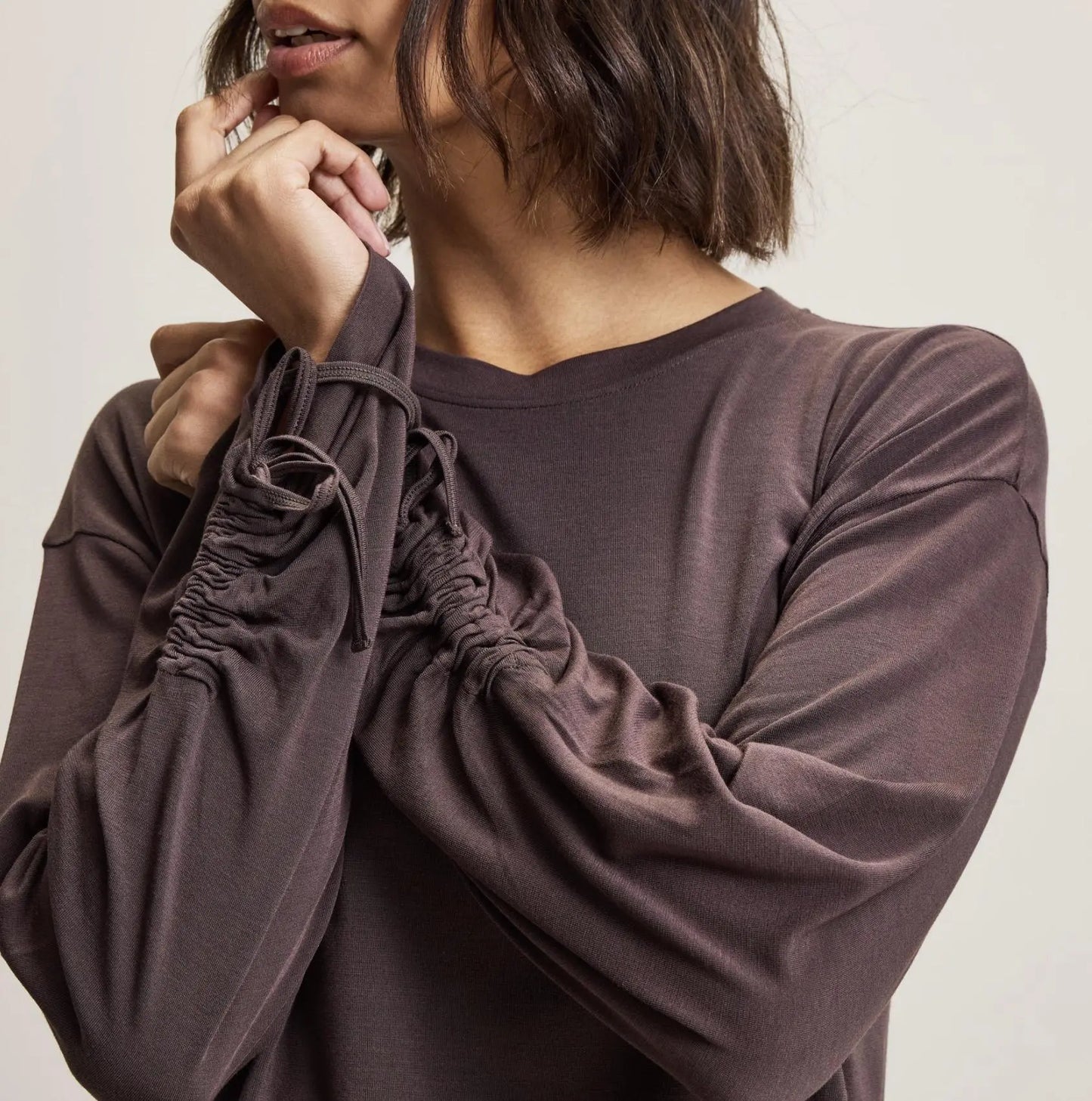 Jilla Active | GLIDE ORGANIC FIBER LONG SLEEVE TOP - Adjustable Sleeve Ties Loose Fit Top Jilla Active