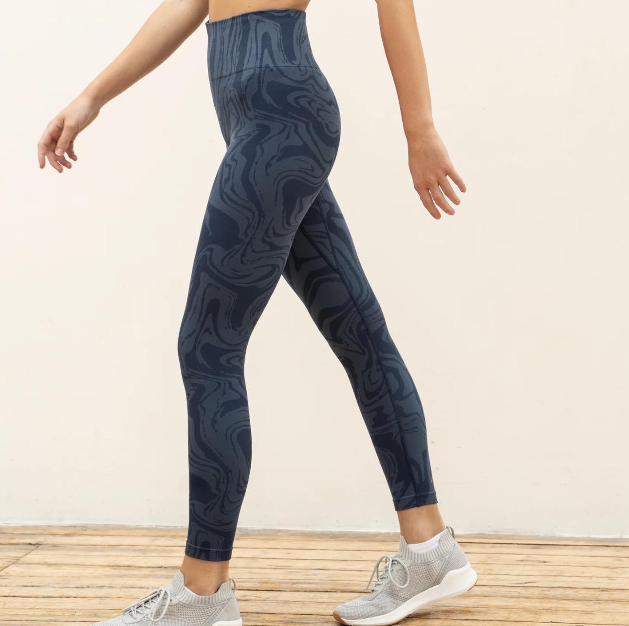 Jilla Active | OCEAN SWIRL LEGGINGS - Full Length Marble Jacquard Leggings