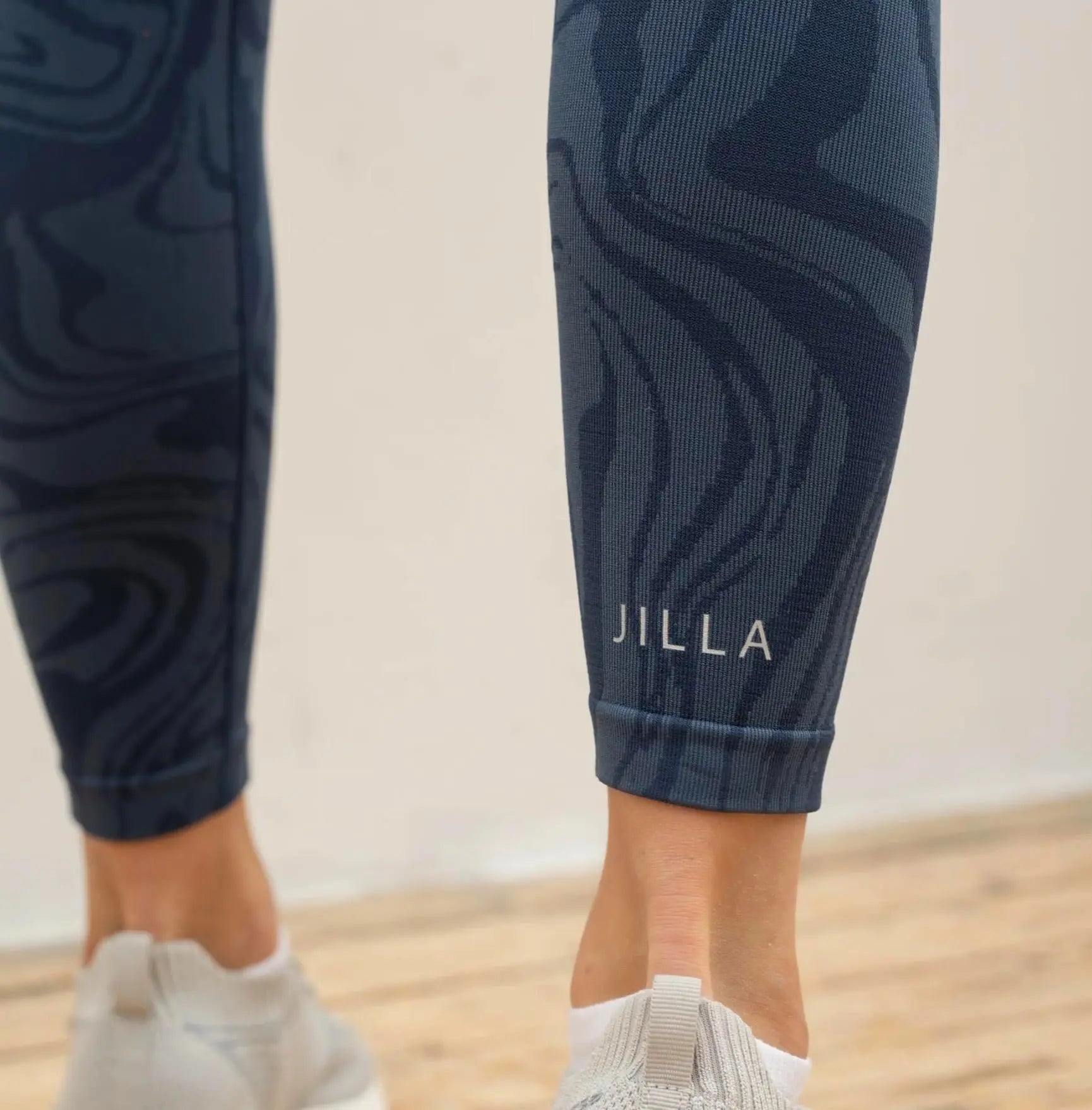 Jilla Active | OCEAN SWIRL LEGGINGS - Full Length Marble Jacquard Leggings Jilla Active