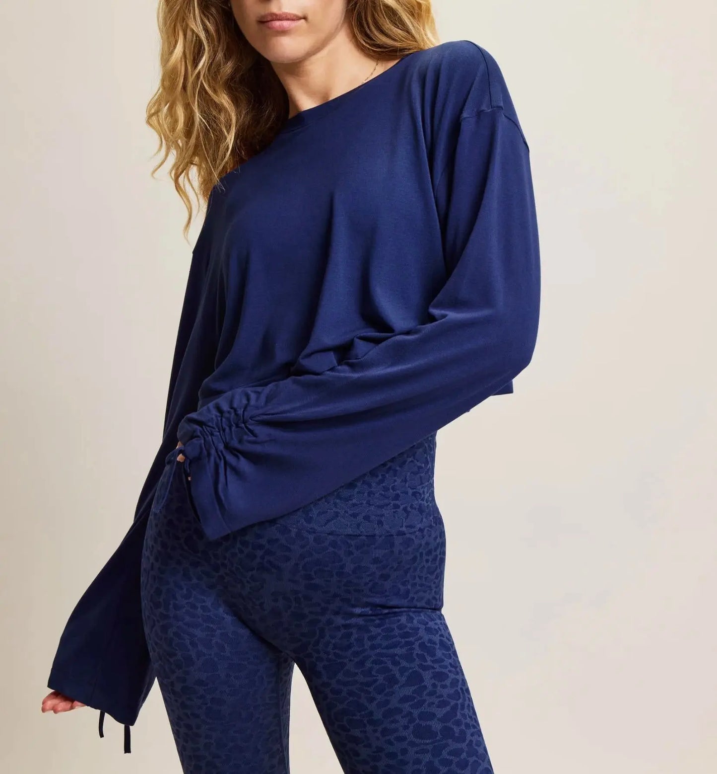 Jilla Active | GLIDE ORGANIC FIBER LONG SLEEVE TOP - Adjustable Sleeve Ties Loose Fit Top Jilla Active
